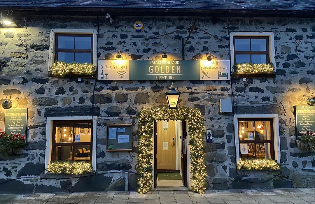 The Golden Fleece Inn-1