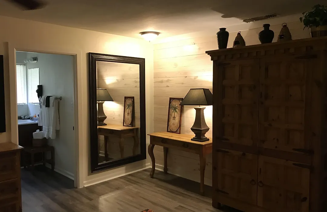 Square Inn-1