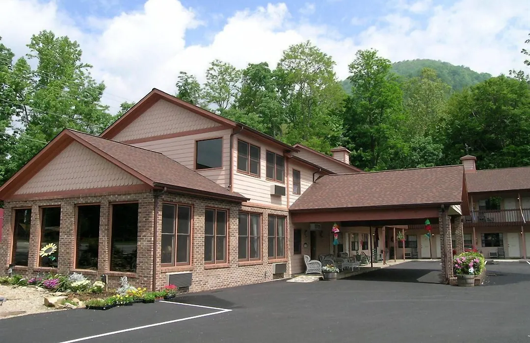 Jonathan Creek Inn-1