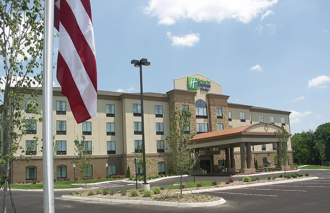 Holiday Inn Express & Suites - Cleveland Northwest By Ihg-1