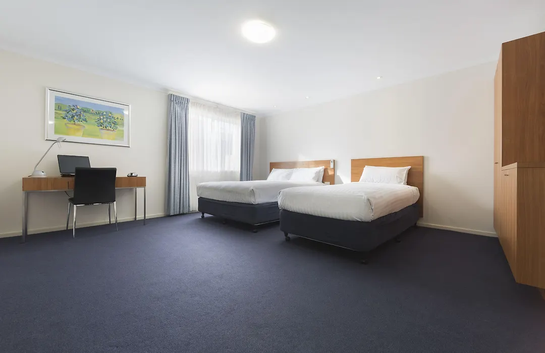 Ramada Encore By Wyndham Belconnen Canberra-1