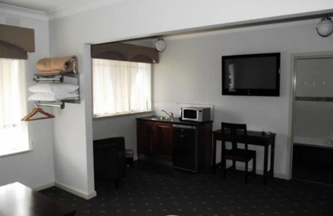 503 On Princes Drive Motel-1