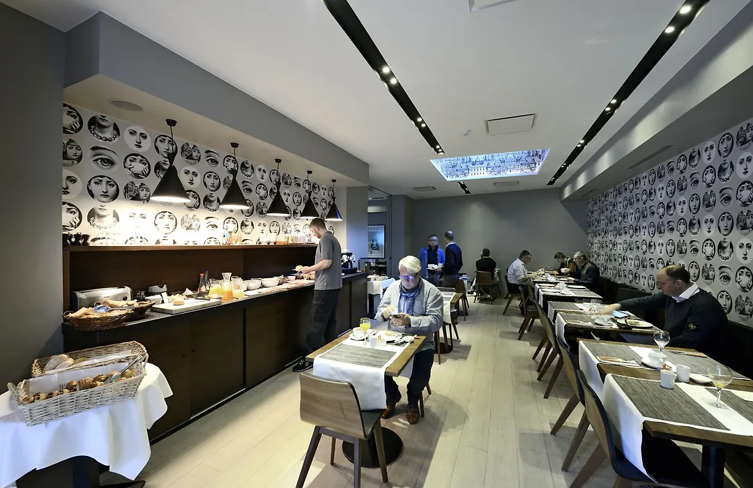 Square Hotel-1