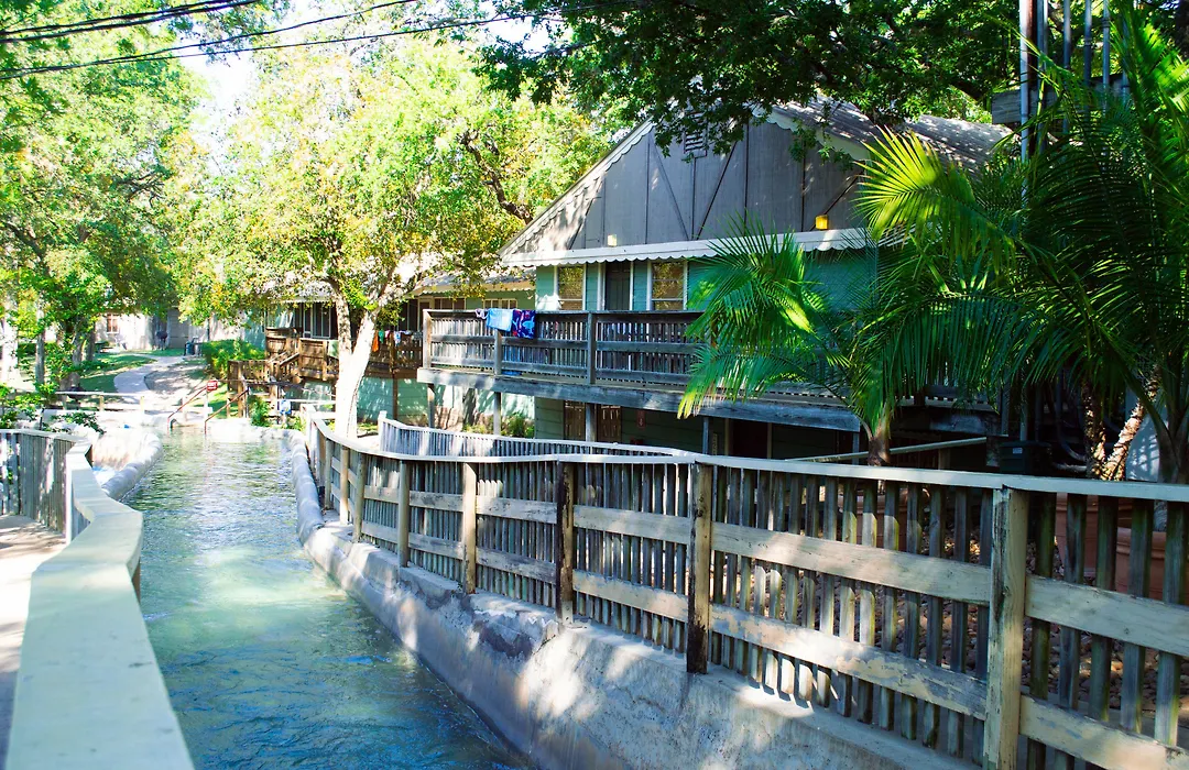 The Resort At Schlitterbahn-1