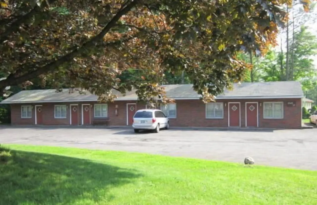 Cadet Motel-1