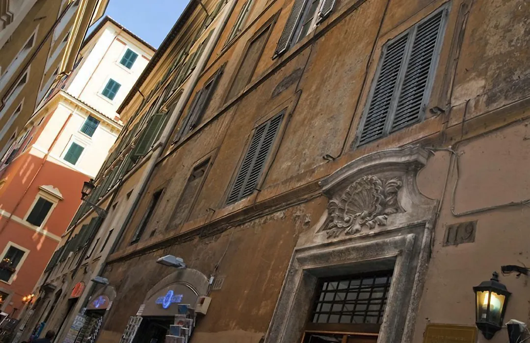 Pantheon Relais-1
