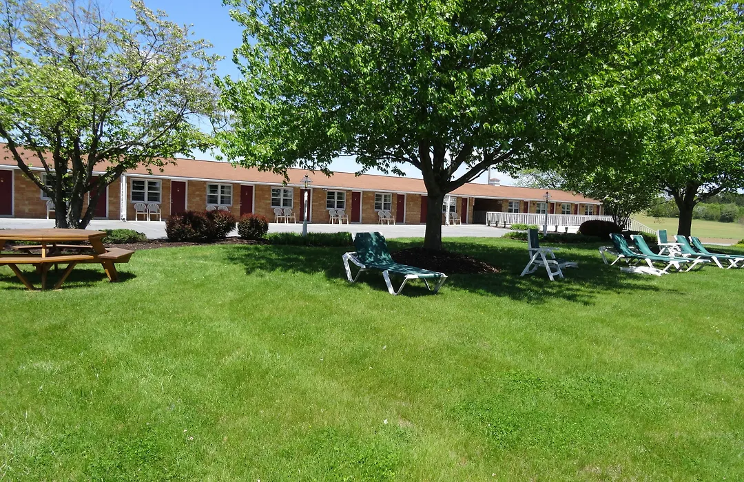 Amish Country Motel-1