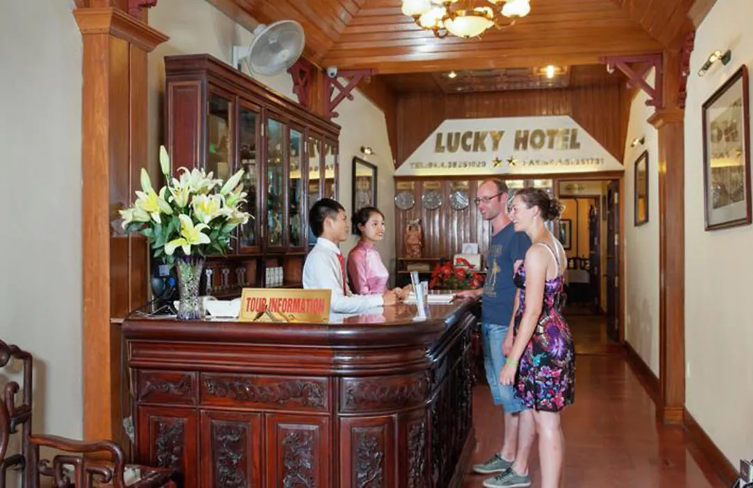 Lucky Hotel-1