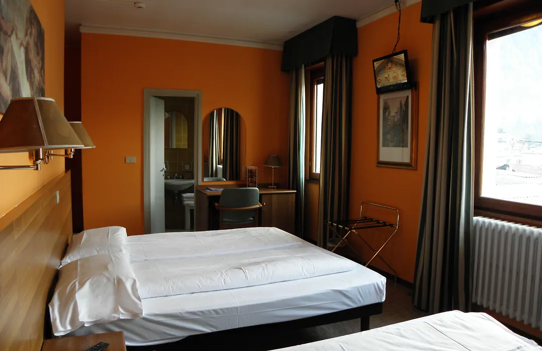 Hotel Corona-1