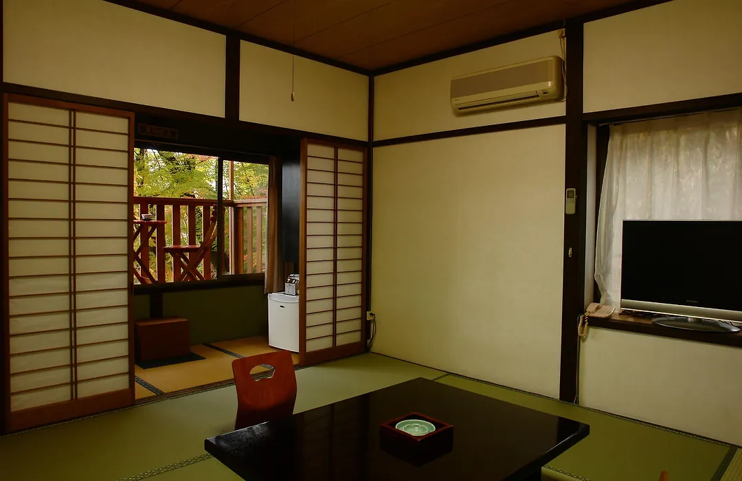 Hidatakayama Futarishizuka Hakuun-1