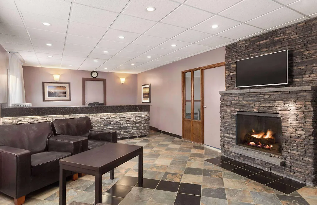 Travelodge By Wyndham Meadow Lake-1