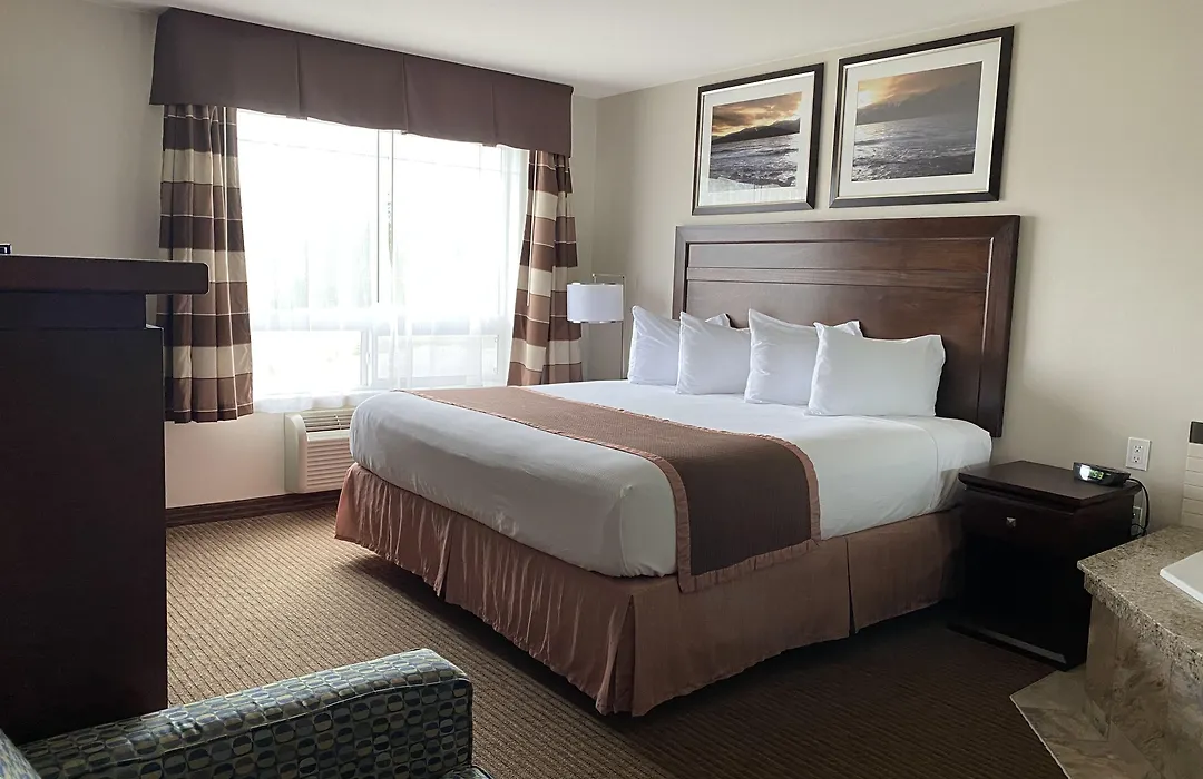 Ramada By Wyndham Creston-1