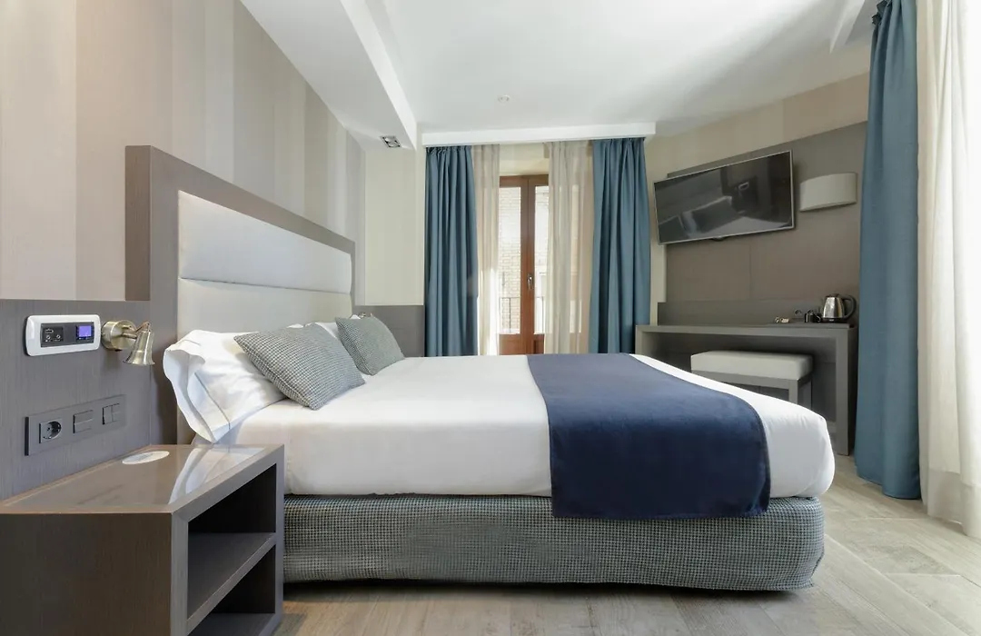 Hotel Reina Cristina-1