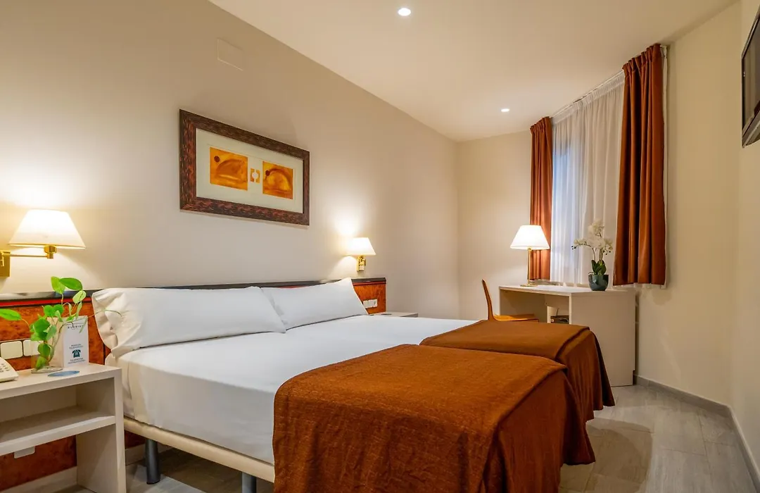 Hotel Glories-1