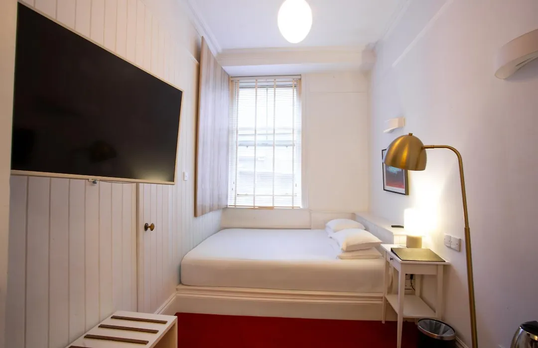 Kellys Hotel-1