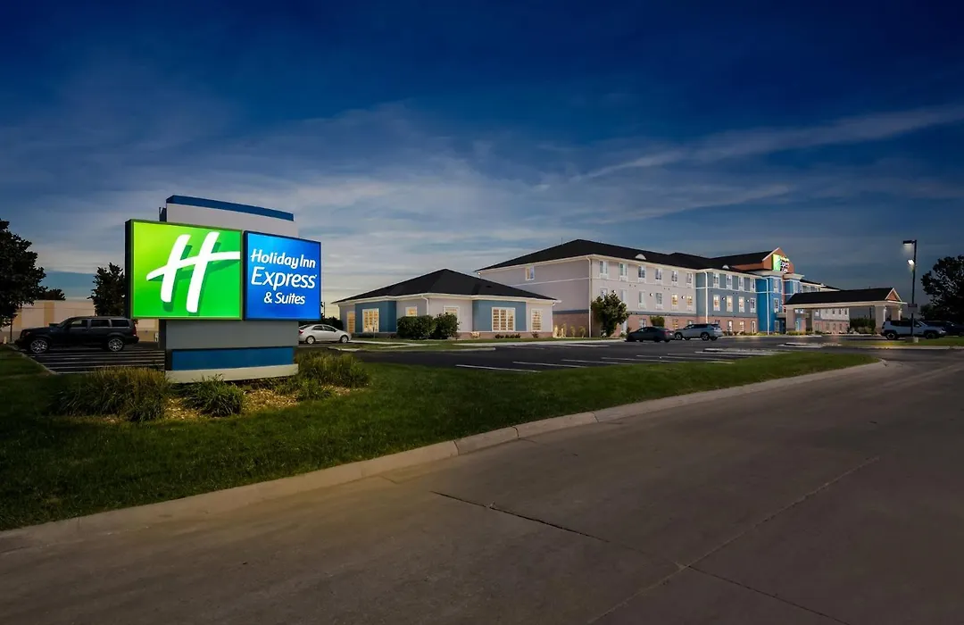 Holiday Inn Express Hotel & Suites Council Bluffs - Convention Center Area By Ihg-1