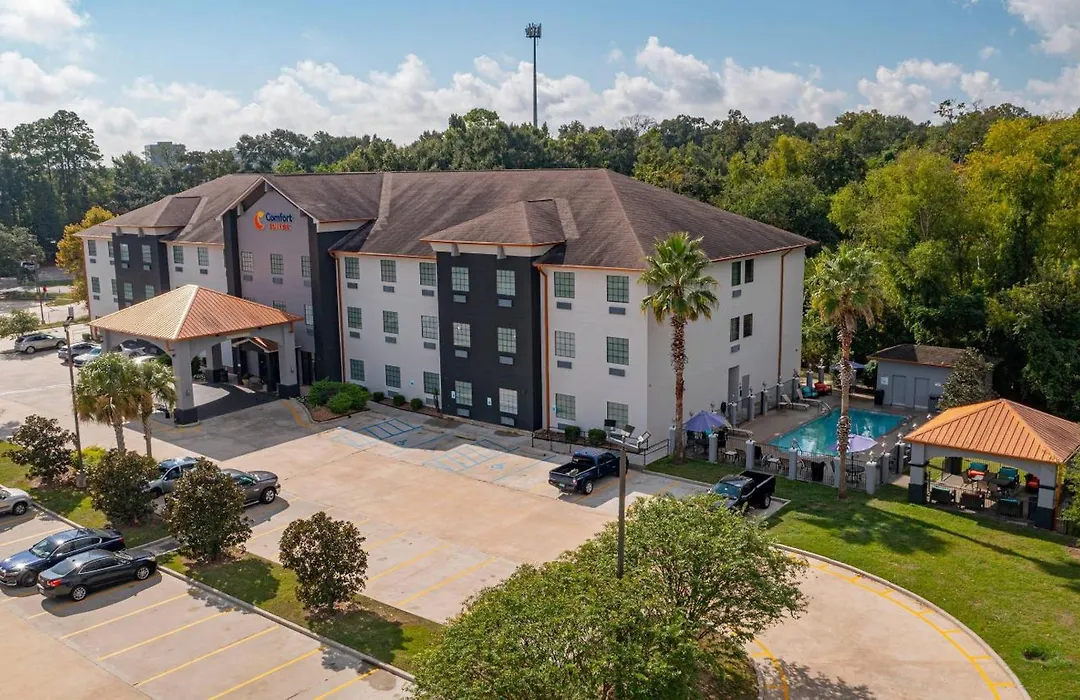 Comfort Suites Oil Center-1