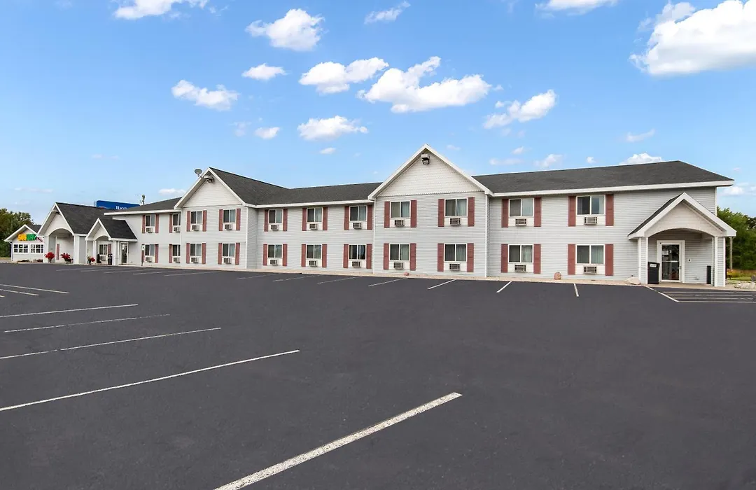 Baymont By Wyndham Marinette-1
