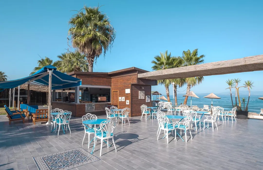 Risus Beach Resort Hotel-1