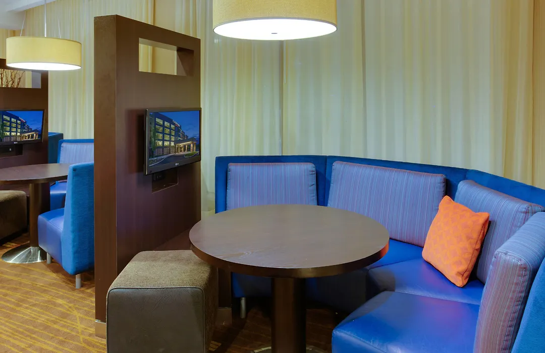 Courtyard By Marriott Pittsburgh North/Cranberry Woods-1