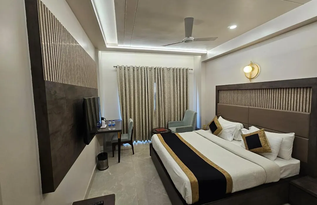 Hotel Abhinav International-1