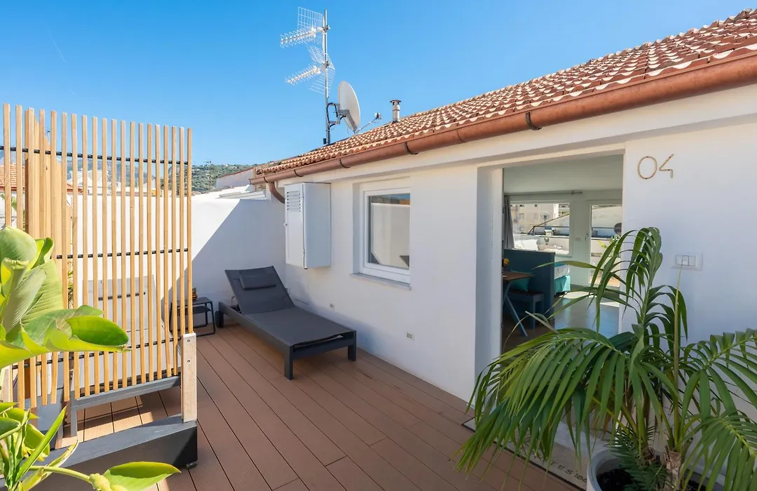 Boutique Suites 186-1