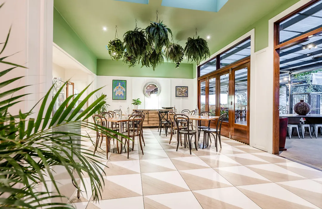 Huskisson Hotel-1