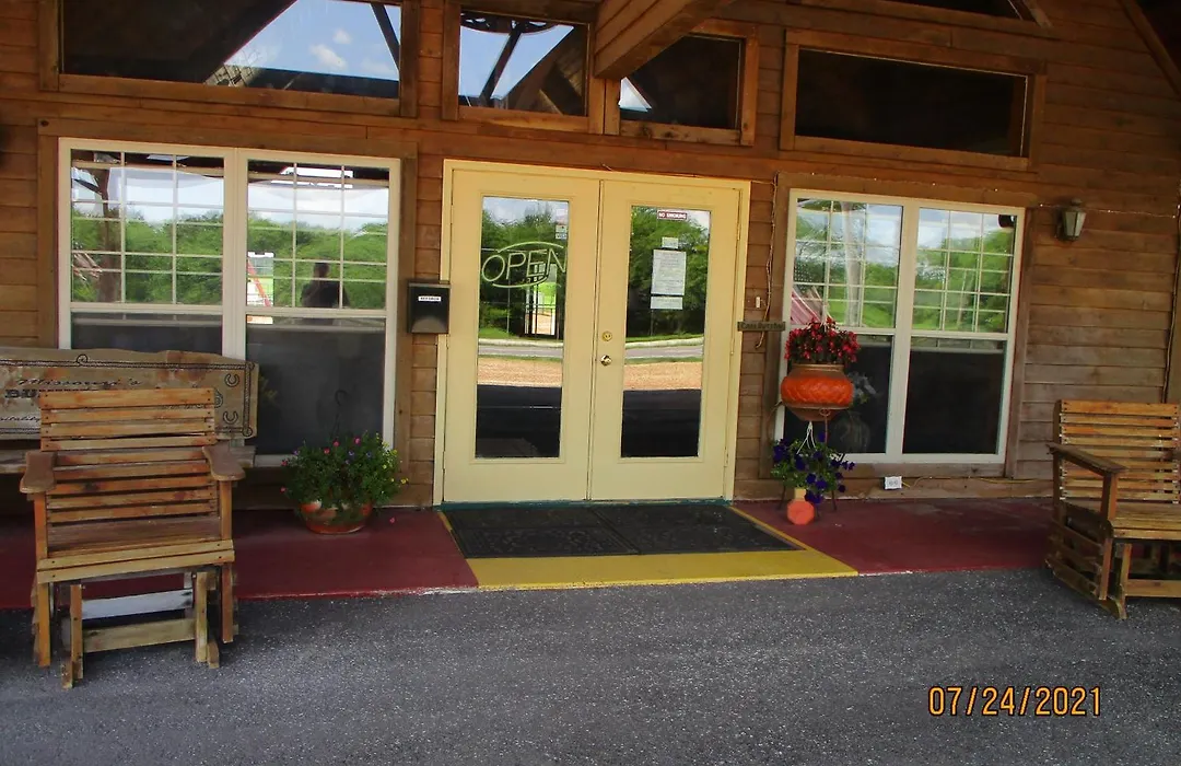 Sundown Motor Lodge-1