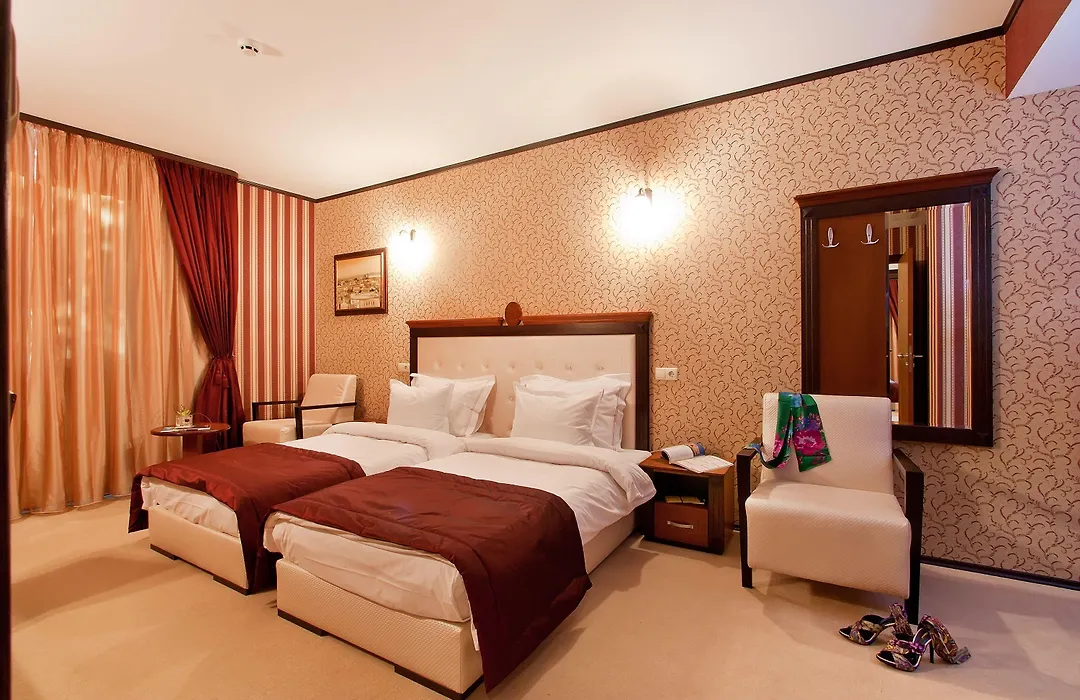Best Western Plus Bristol Hotel-1