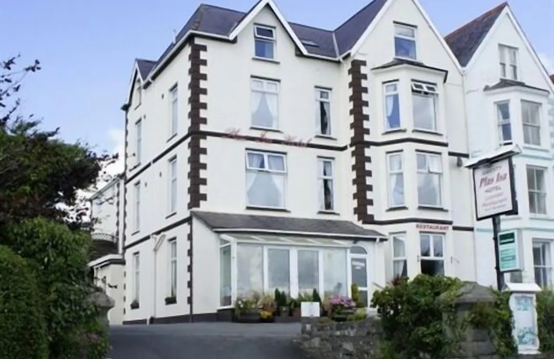 Plas Isa Hotel-1