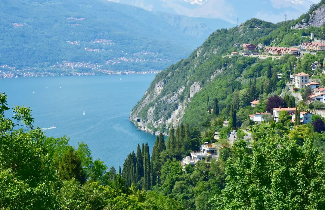 Hotel Diffuso Il Portichetto Sulla Collina A Vezio Perledo-1