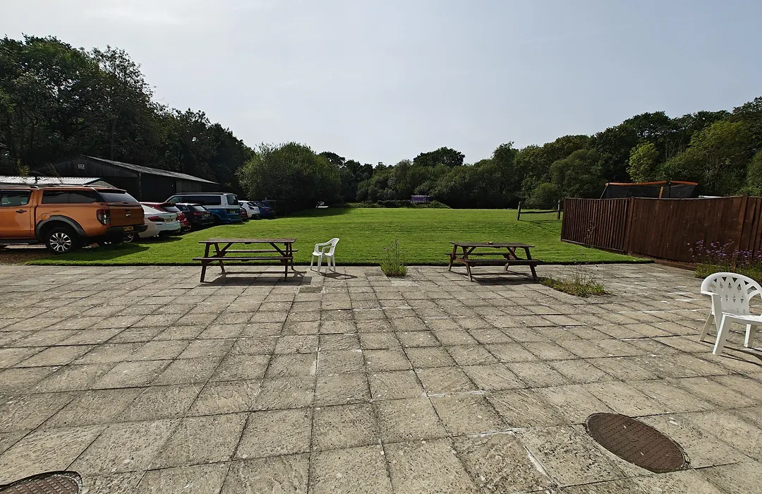 Little Foxes Hotel & Gatwick Airport Parking-1