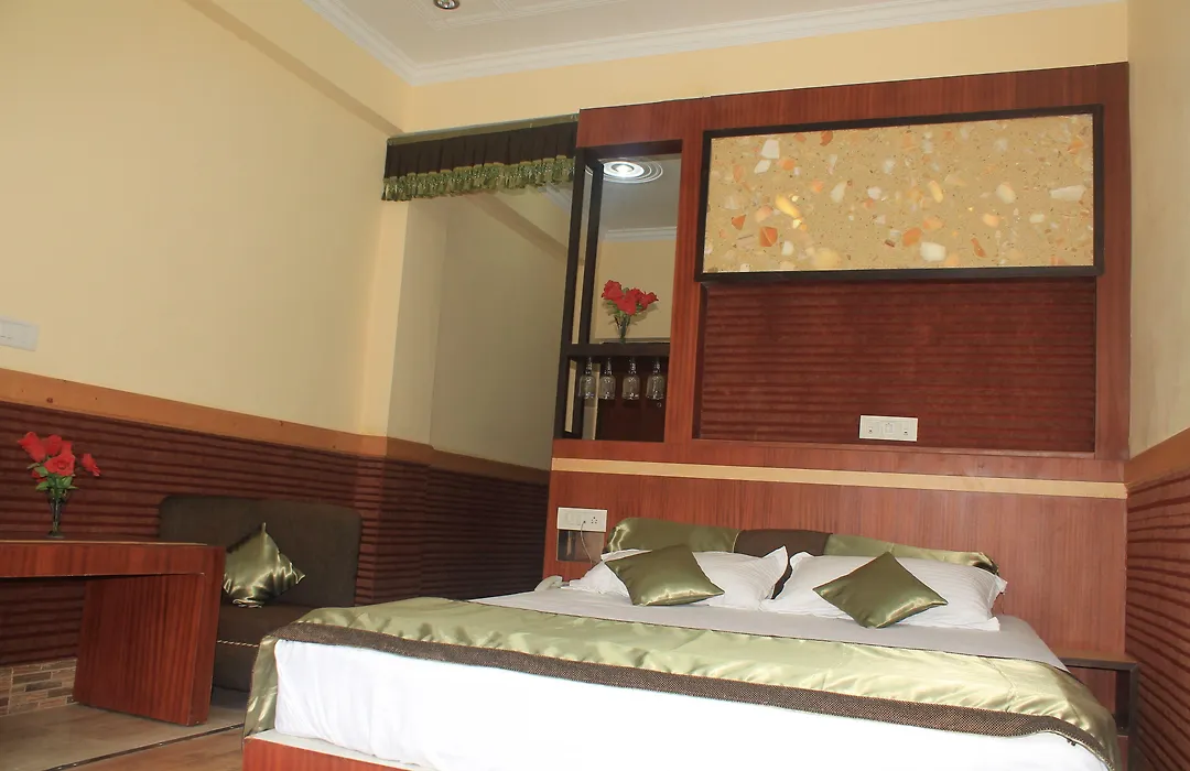 Hotel Gandhi'S Paradise-1