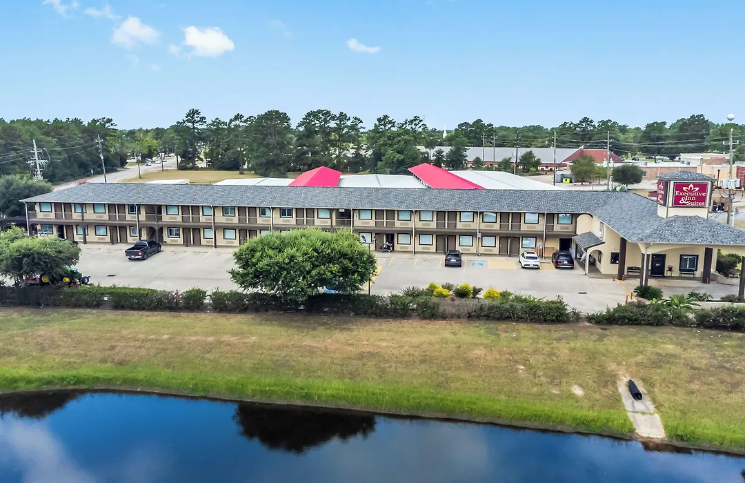 Executive Inn & Suites Magnolia-1