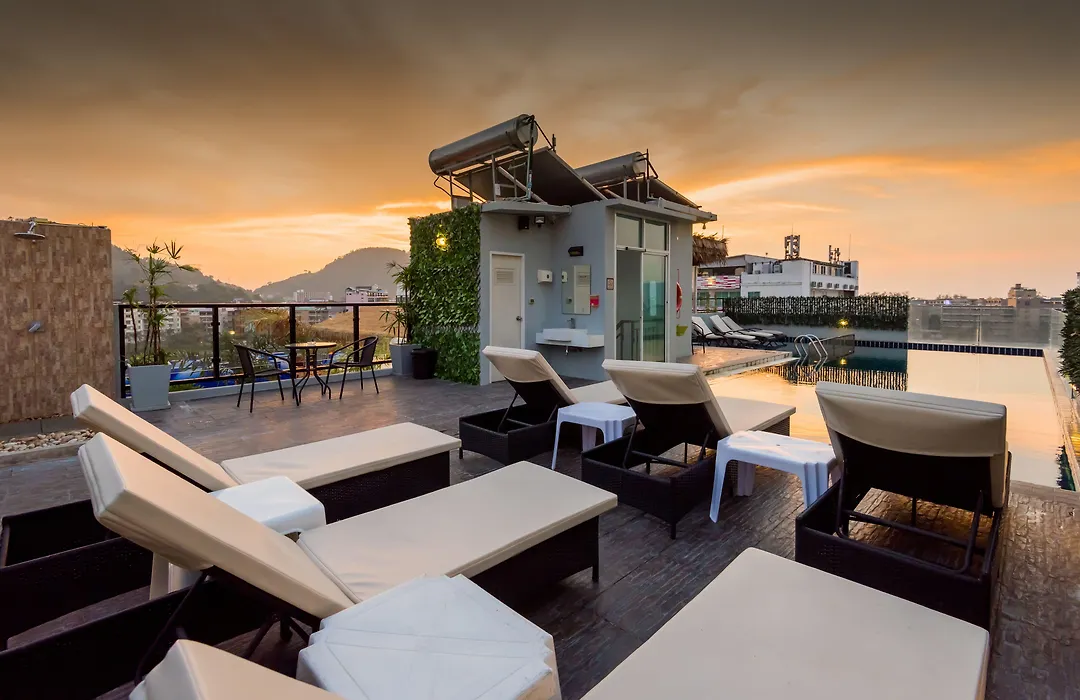 Hallo Patong Hotel - Rooftop Pool - Stunning Mountain Views & Otop Market-1