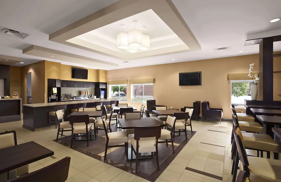 Days Inn & Suites By Wyndham Winnipeg Airport Manitoba-1