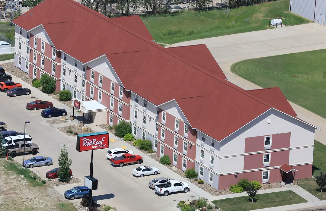 Red Roof Inn & Suites Dickinson-1