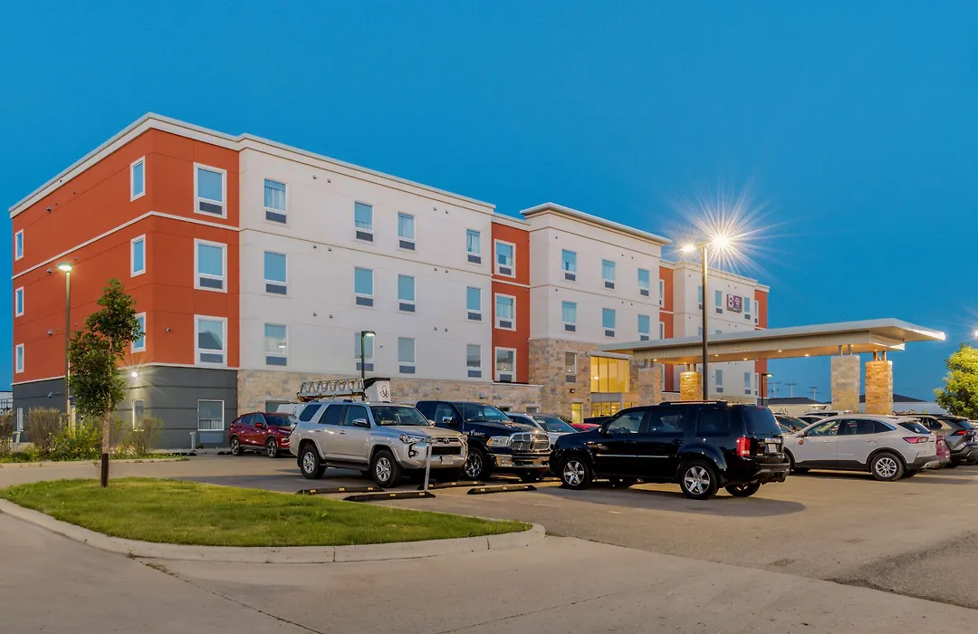 Best Western Plus Eastgate Inn & Suites-1