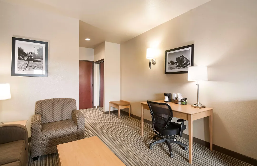 Best Western Shelby Inn & Suites-1