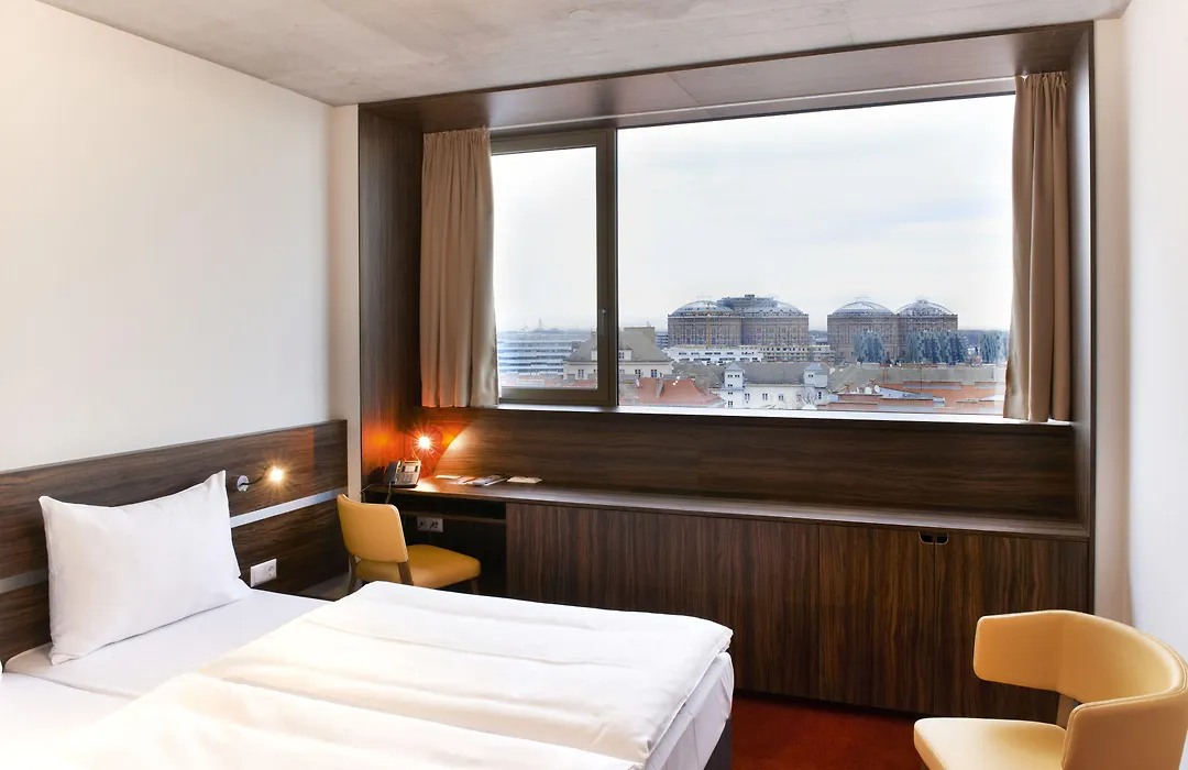 Simm'S Hotel - Cityhotel Next To Metro U3-1