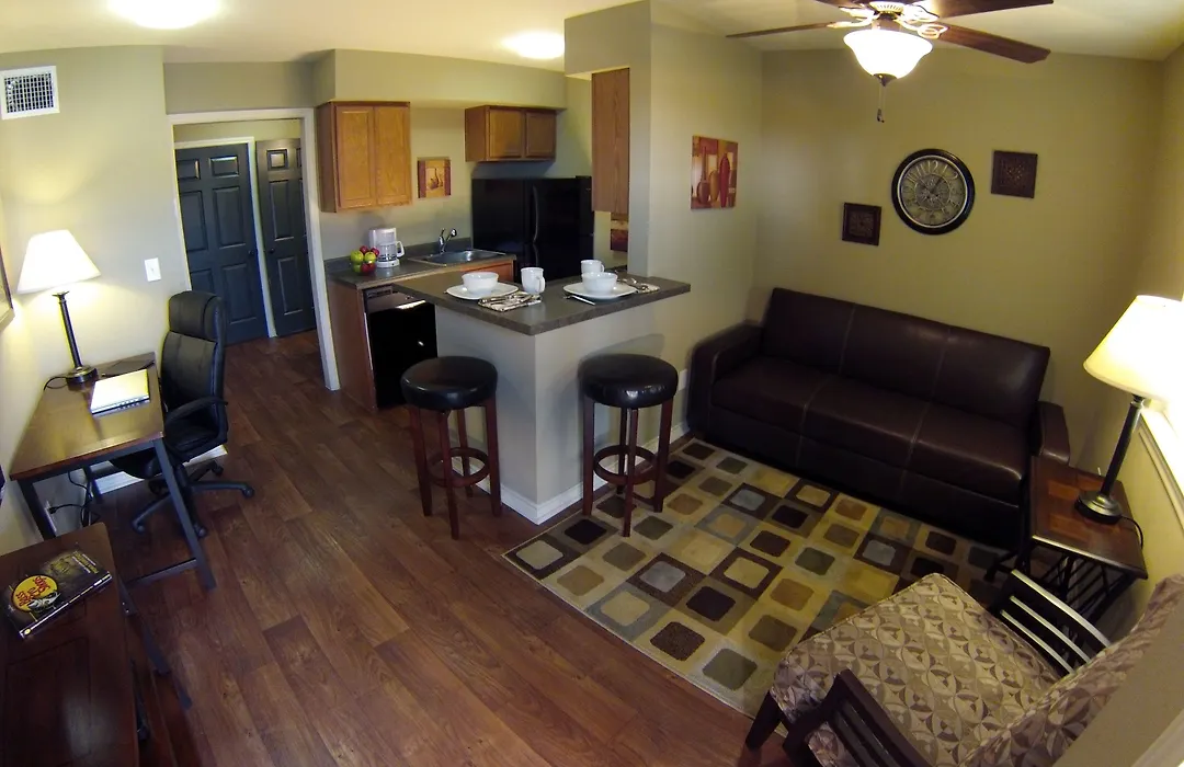 Eagle'S Den Suites Cotulla A Travelodge By Wyndham-1