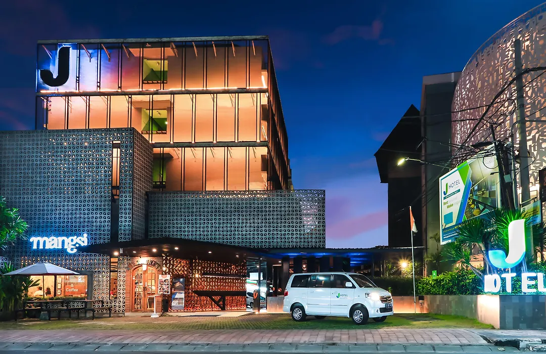 J Hotel Kuta-1