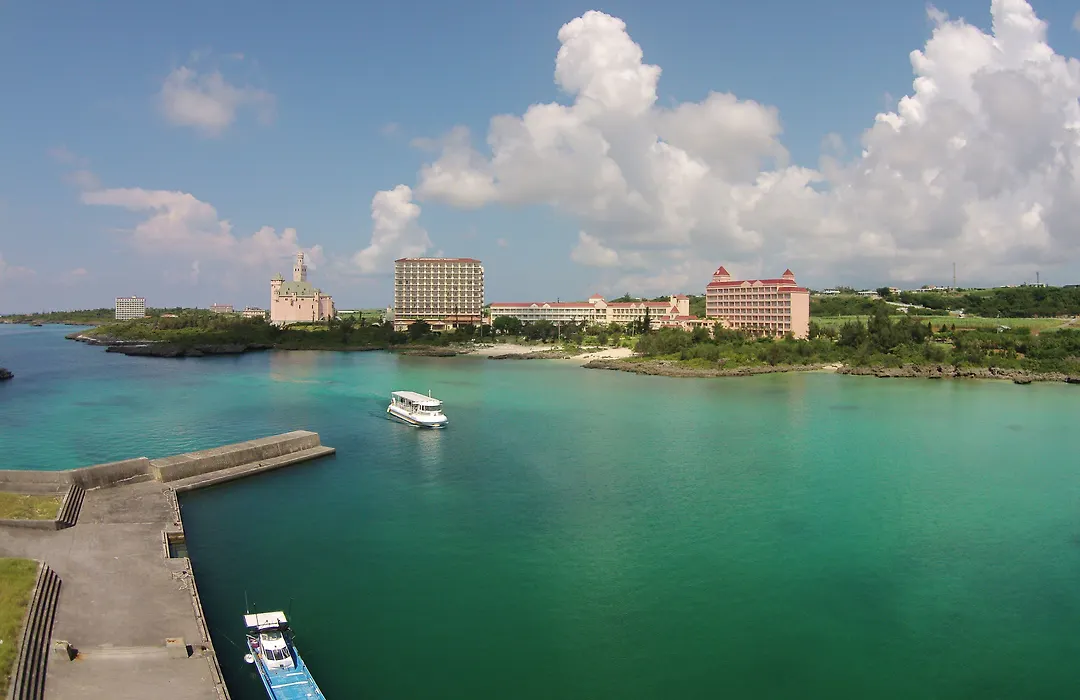 Hotel Breezebay Marina-1