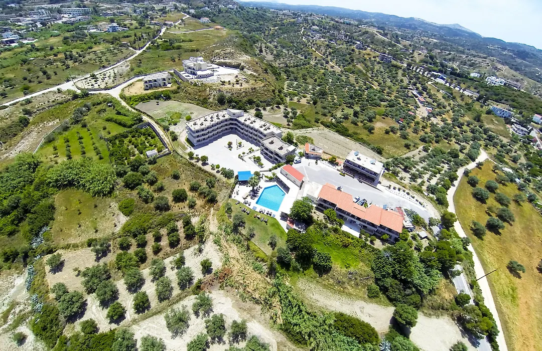 Hillside Studios & Apartments-1