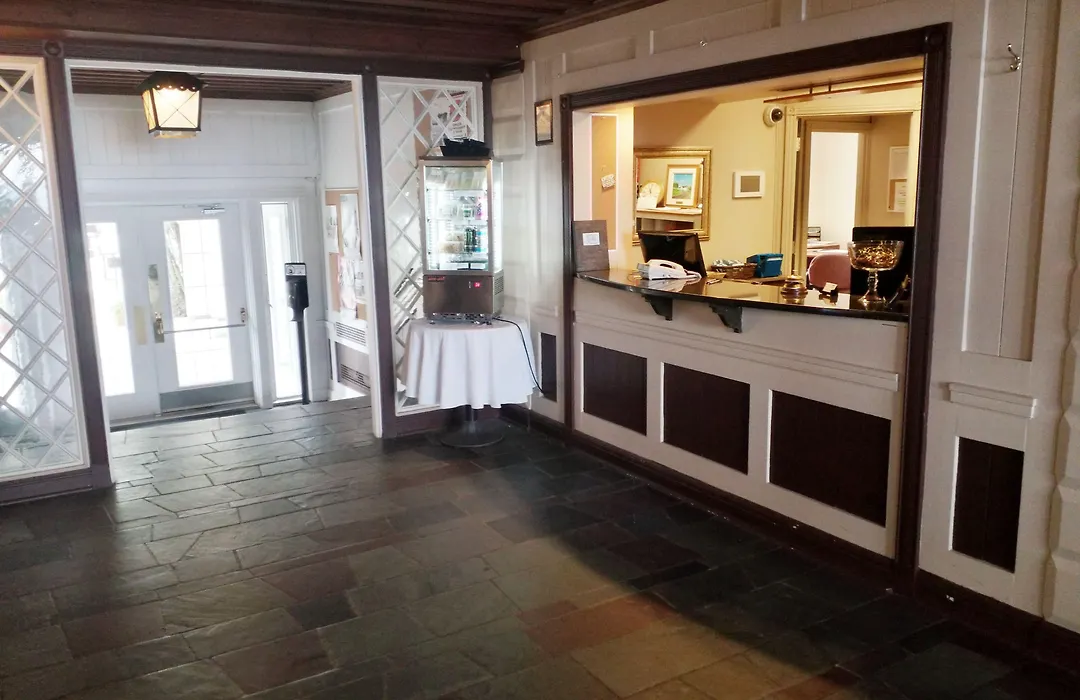Hotel Le Manoir Baie-Comeau-1