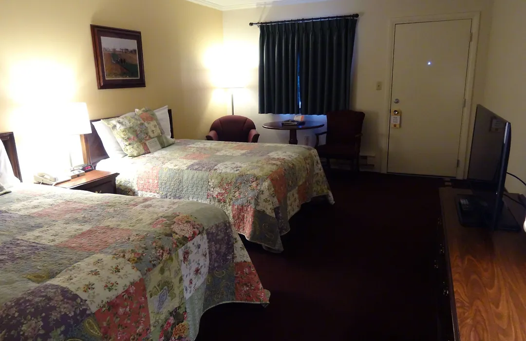 Bird-In-Hand Family Inn-1