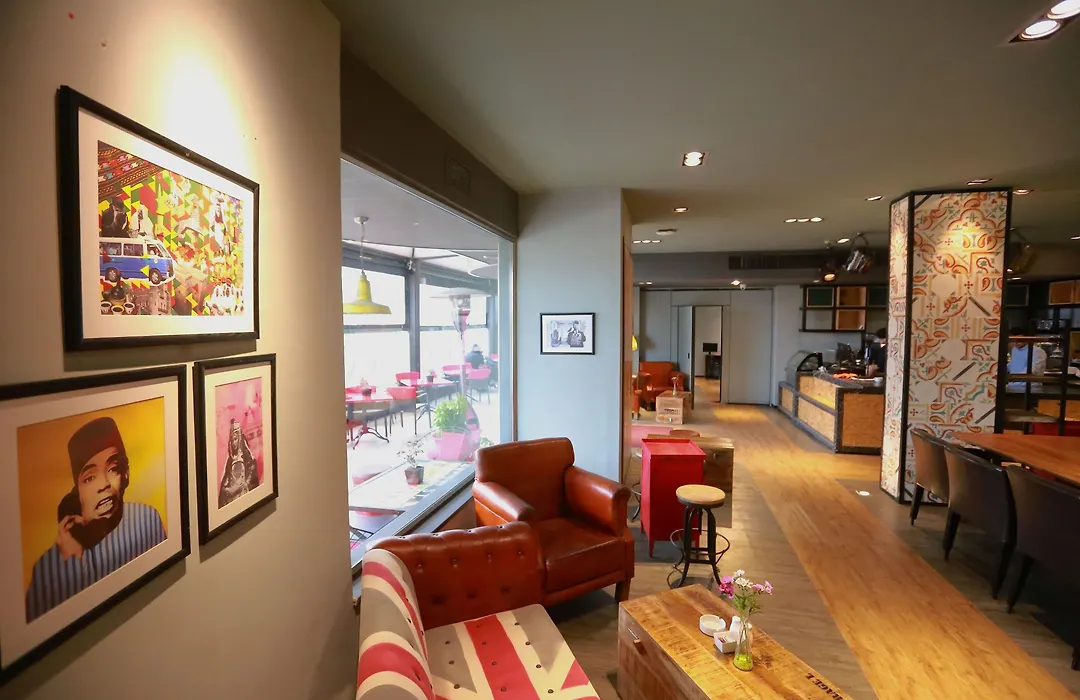 Royal Court Hotel-1