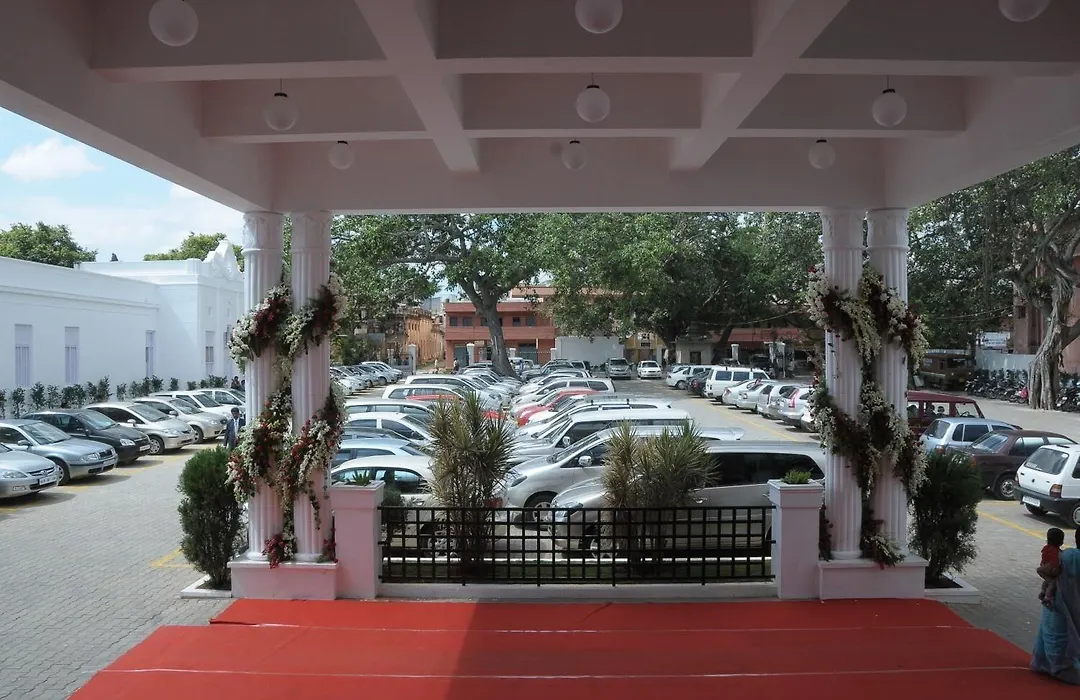 The Viceroy Comforts-1