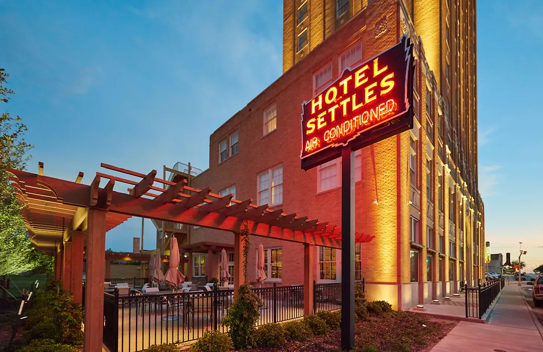 Hotel Settles-1