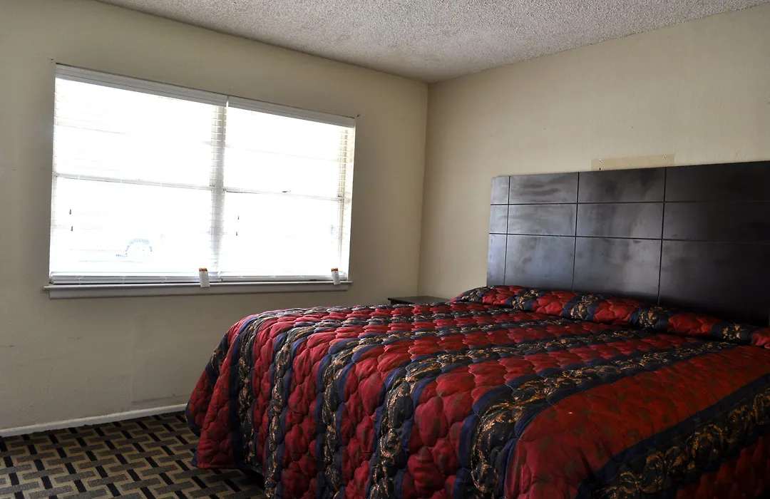 Andrews Motor Inn-1